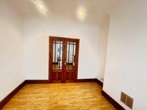 Lounge- click for photo gallery